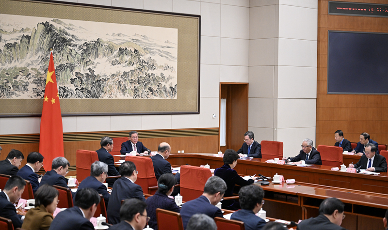 李強主持召開國務(wù)院第三次全體會議 討論《政府工作報告》稿 對做好開年工作進(jìn)行動員